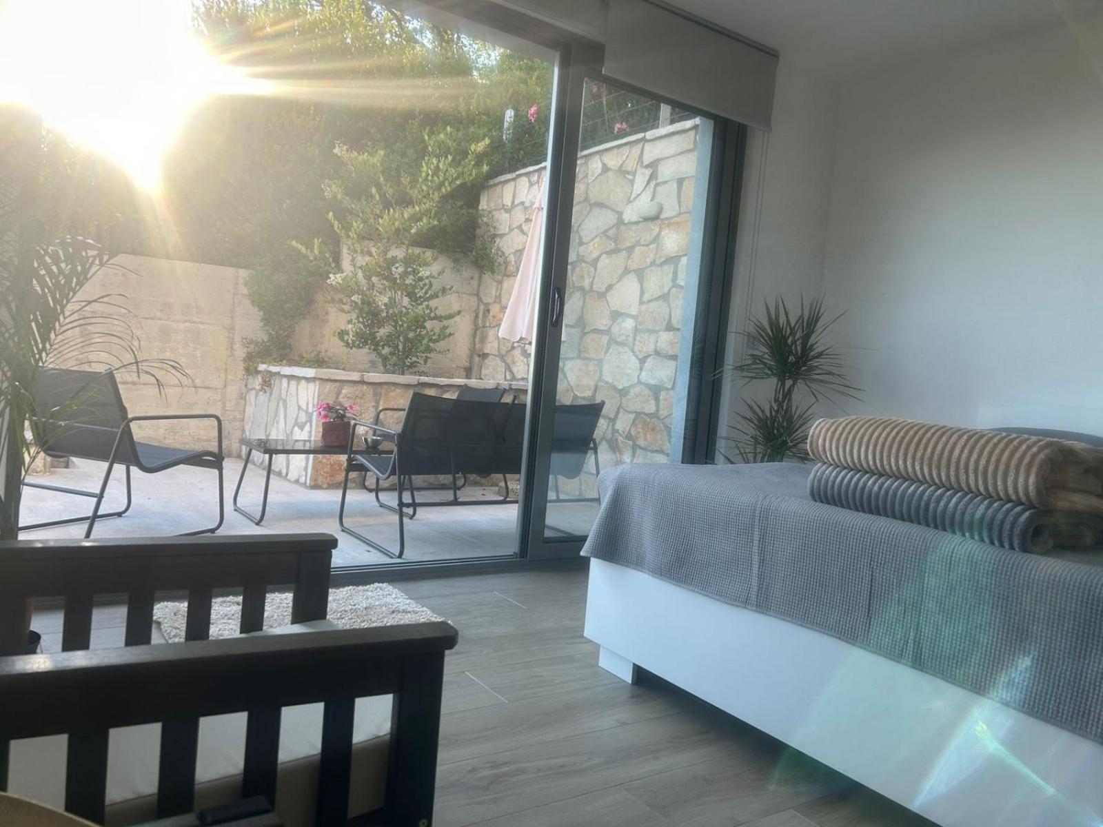 Mongoose Apartment แฮร์เซ็ก-โนวี ภายนอก รูปภาพ